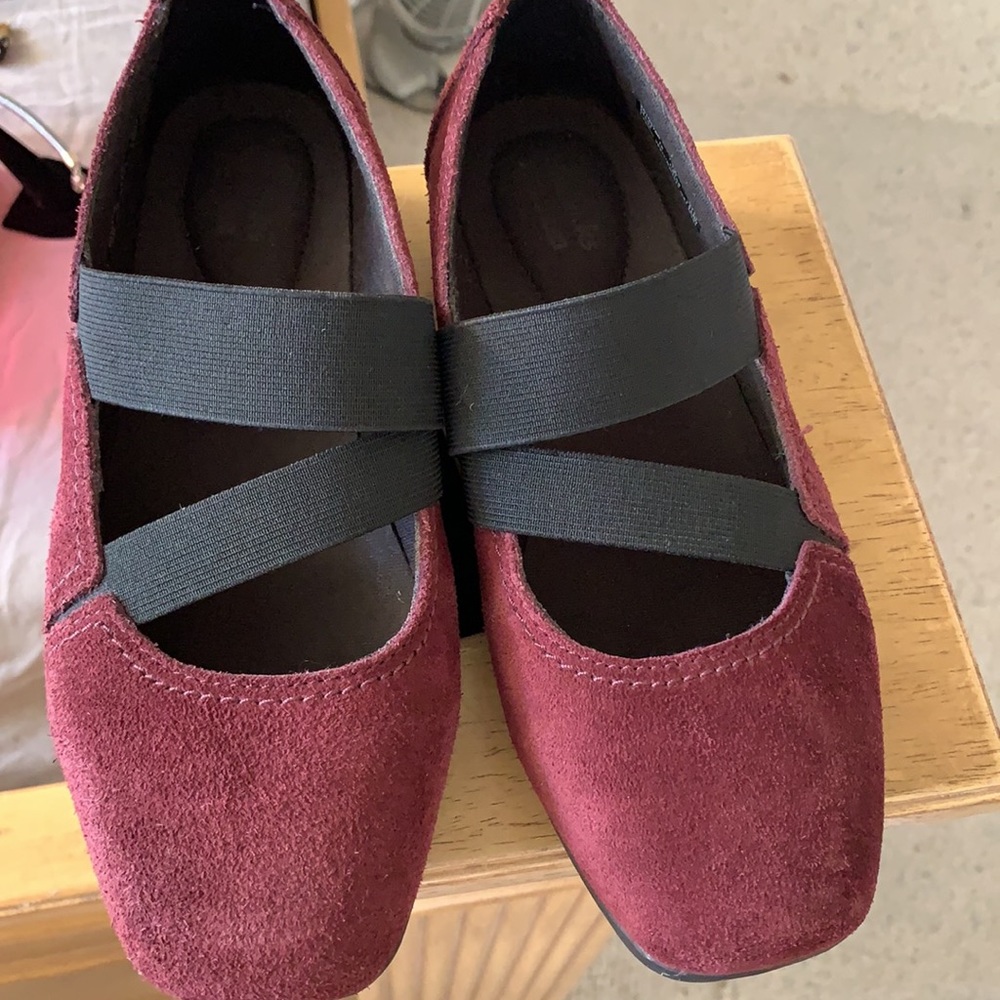 Clarks Burgundy & black Leather Upper like new 7 - Picture 7 of 8